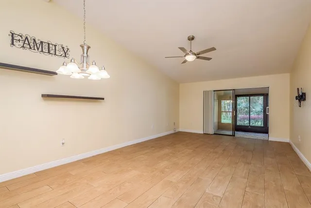 $225,000 | 1300 Shady Pine Way, Unit B, Tarpon Springs, FL 34688