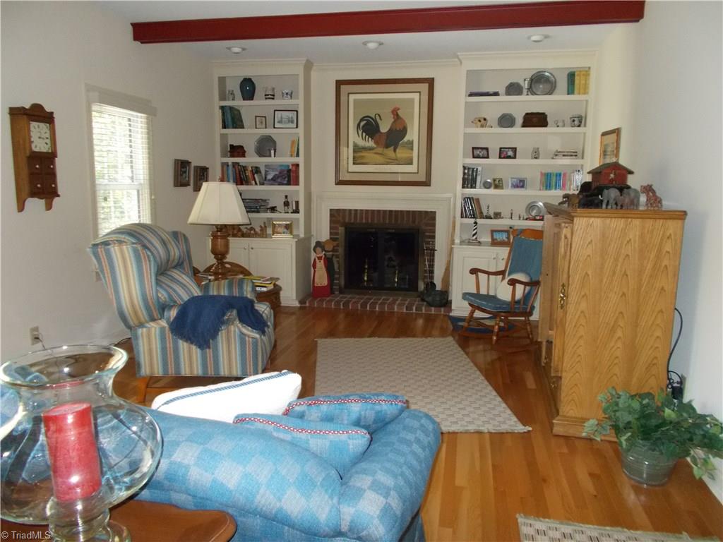 1702 Heathcliff Road High Point, NC 27262 - Photo 4 of 15 Gallery Image 4