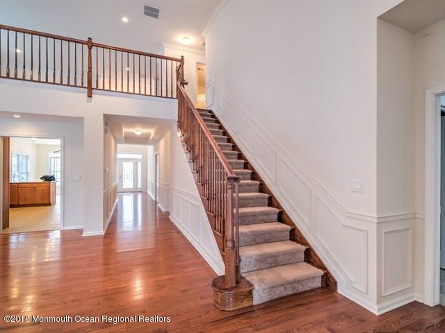 20 Yates Road Manalapan, NJ 07726 - Photo 16 of 44 STAIRCASE