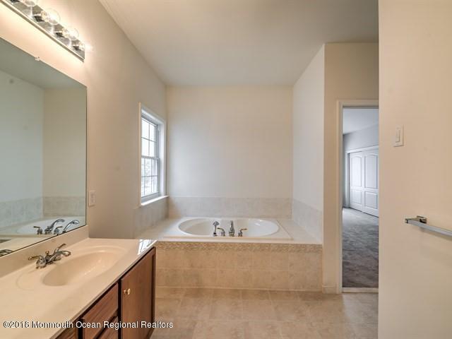 20 Yates Road Manalapan, NJ 07726 - Photo 21 of 44 MASTER BATHROOM