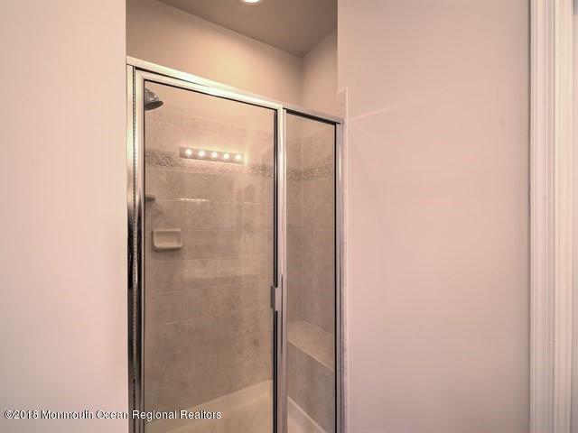 20 Yates Road Manalapan, NJ 07726 - Photo 23 of 44 MASTER BATHROOM
