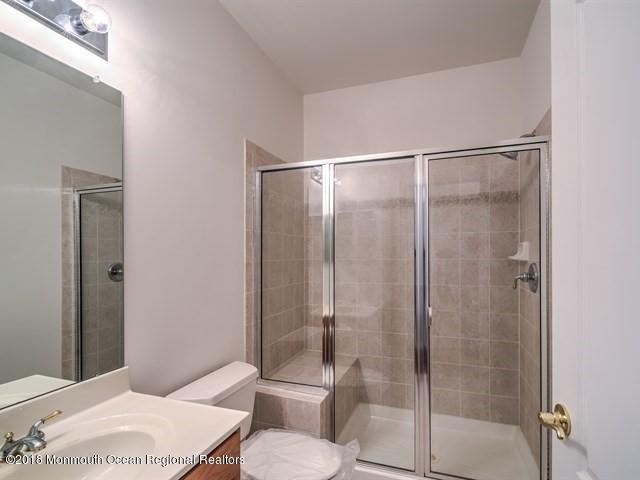 20 Yates Road Manalapan, NJ 07726 - Photo 25 of 44 BATHROOM