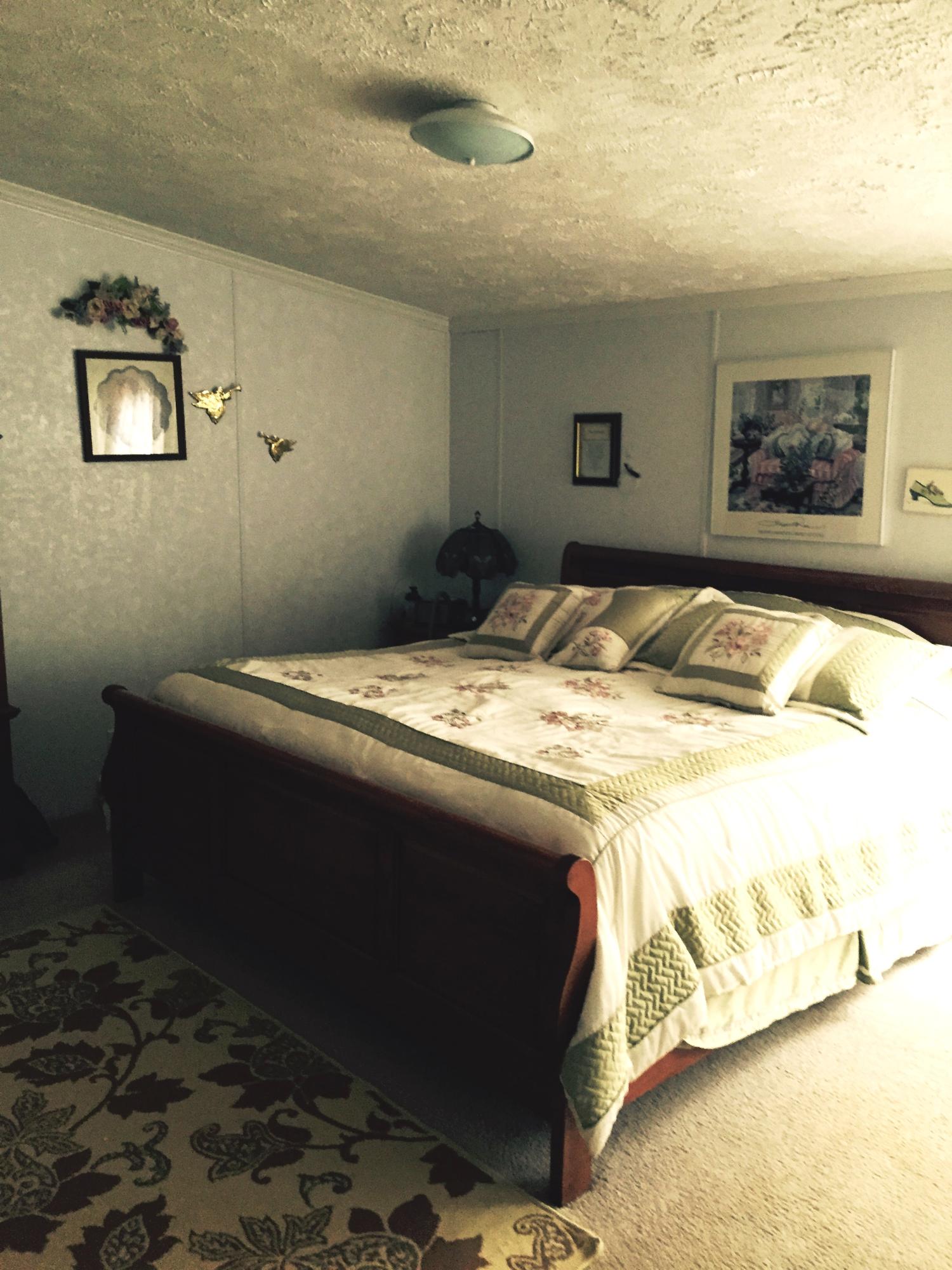 830 Sweetwater Road Philadelphia, TN 37846 - Photo 15 of 40 Large Master Bedroom