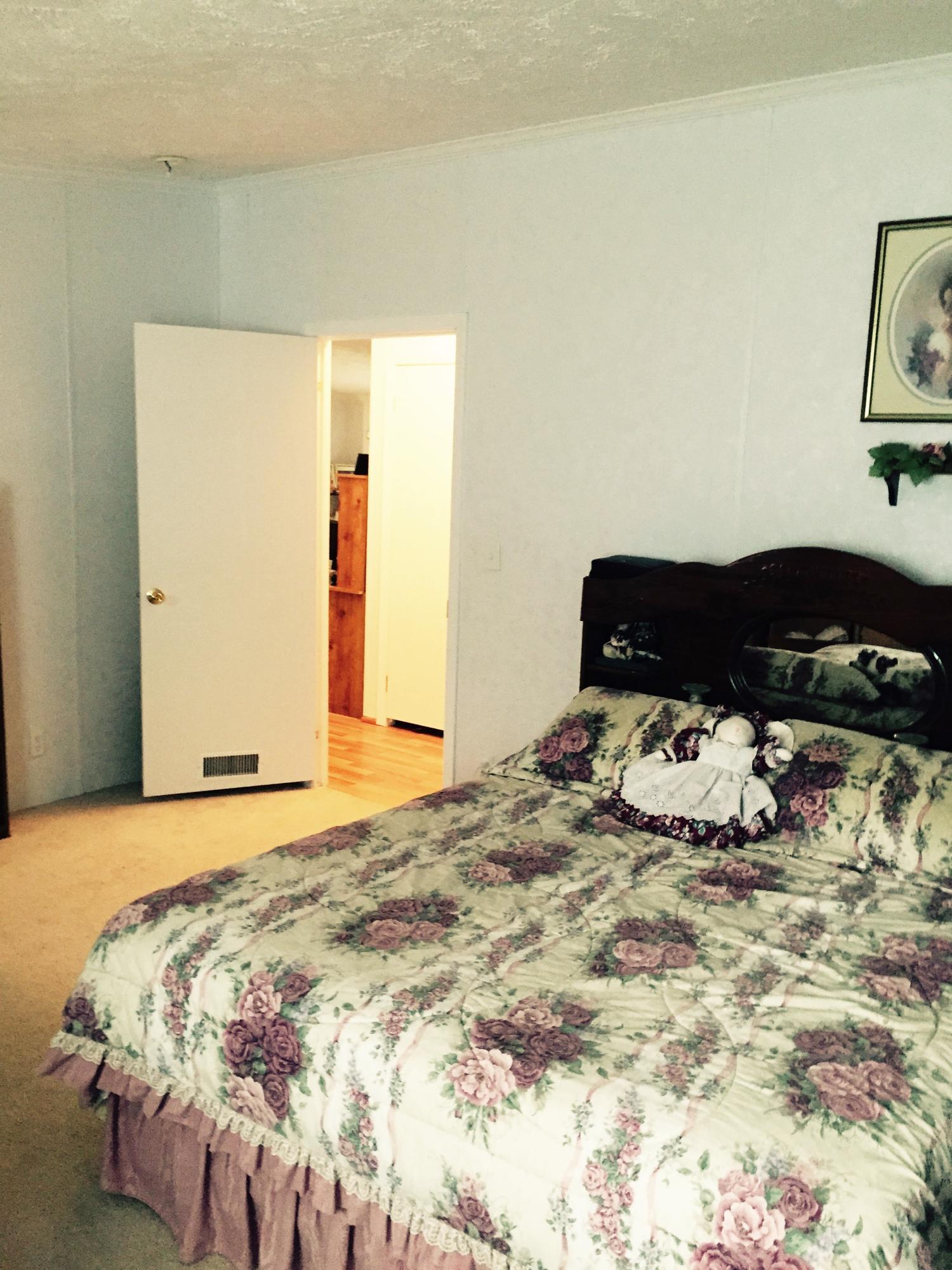 830 Sweetwater Road Philadelphia, TN 37846 - Photo 25 of 40 Spacious Bedrooms