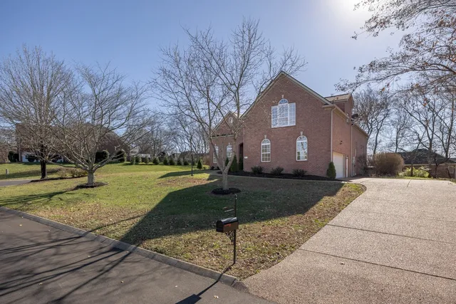 $1,230,000 | 201 Woodcrest Court, Franklin, TN 37067