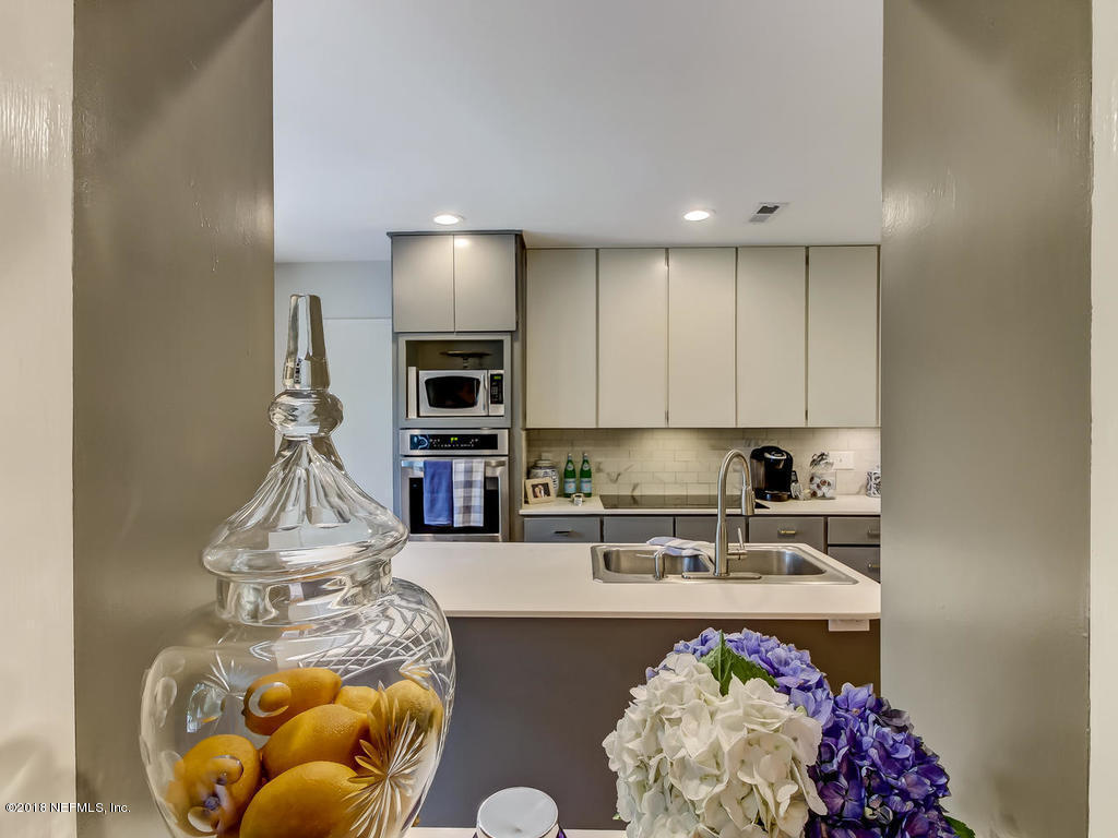 4151 Robin Hood Road Jacksonville, FL 32210 - Photo 18 of 44 Kitchen from Dining room