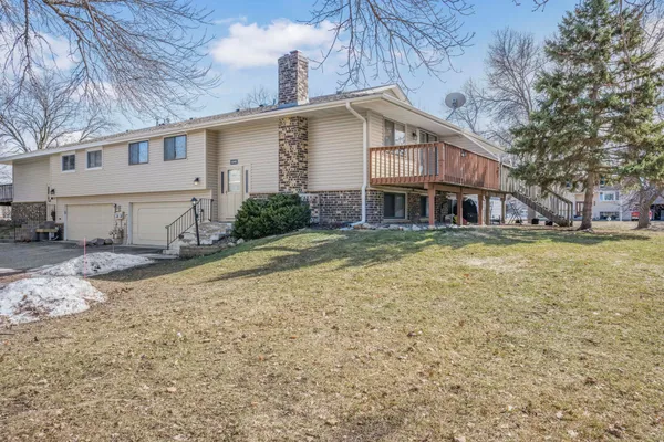 $302,000 | 6905 Ives Lane North, Maple Grove, MN 55369
