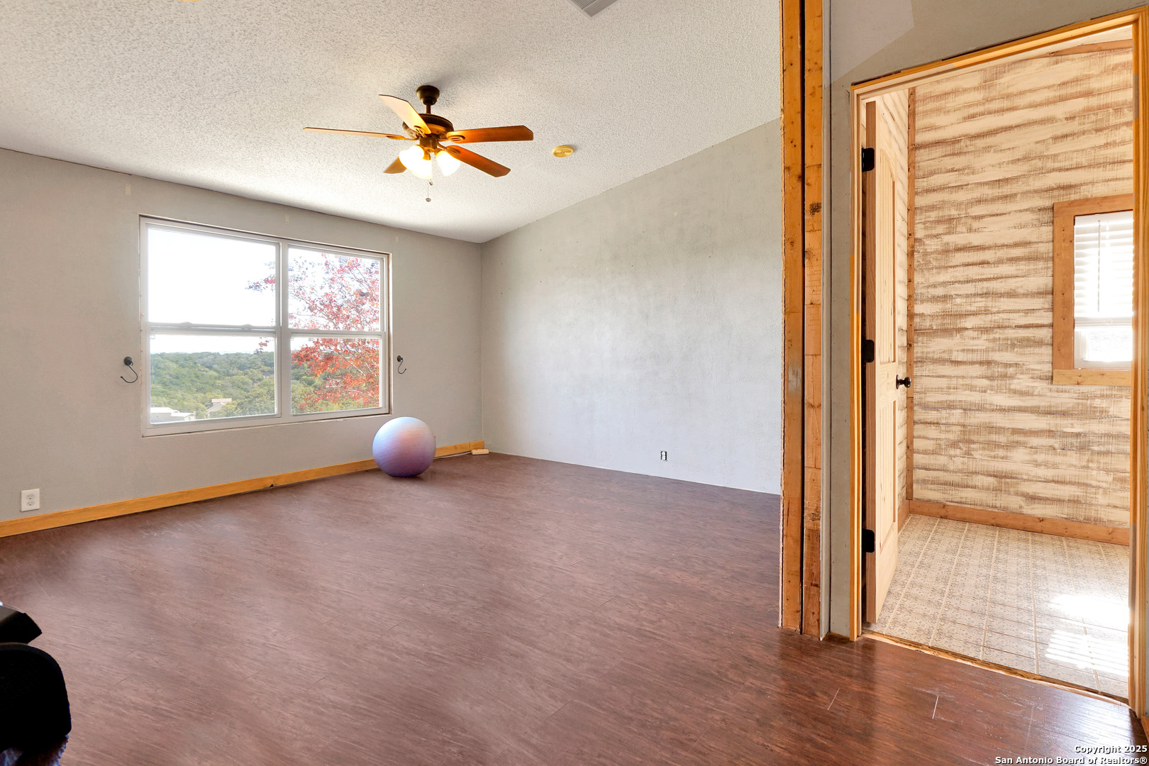 125 Valencia Drive Kerrville, TX 78028 - Photo 33 of 47