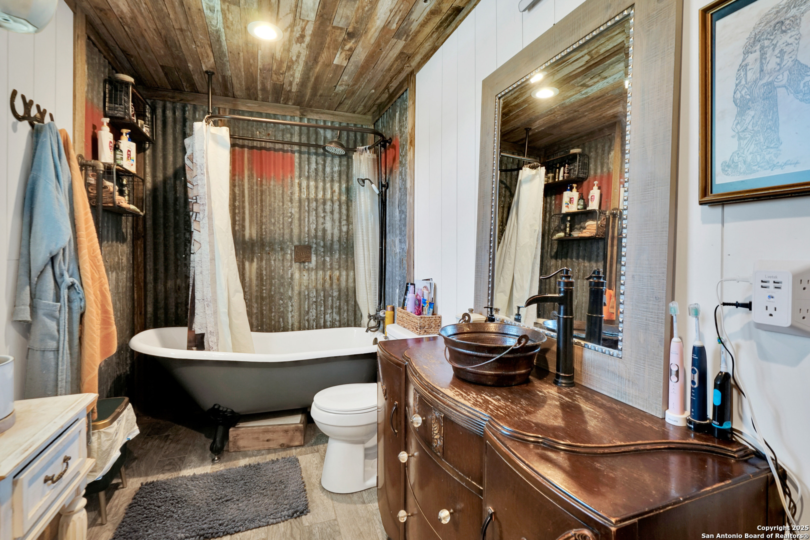 125 Valencia Drive Kerrville, TX 78028 - Photo 10 of 47