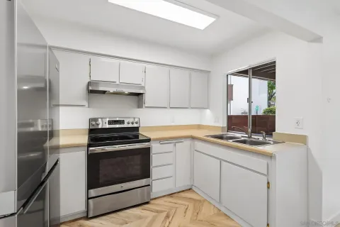 $369,900 | 8015 Caminito De Pizza, Unit E, San Diego, CA 92108