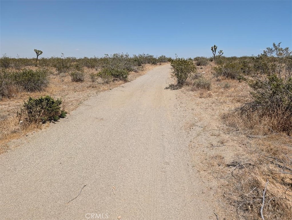 3 Dos Palmas Road Phelan, CA 92371 - Photo 5 of 5 a view of a sky
