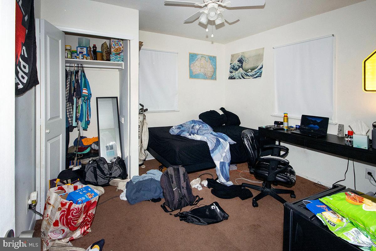 412 Swarthmore Road Glassboro, NJ 08028 - Photo 18 of 50 a room with toys and wooden floor