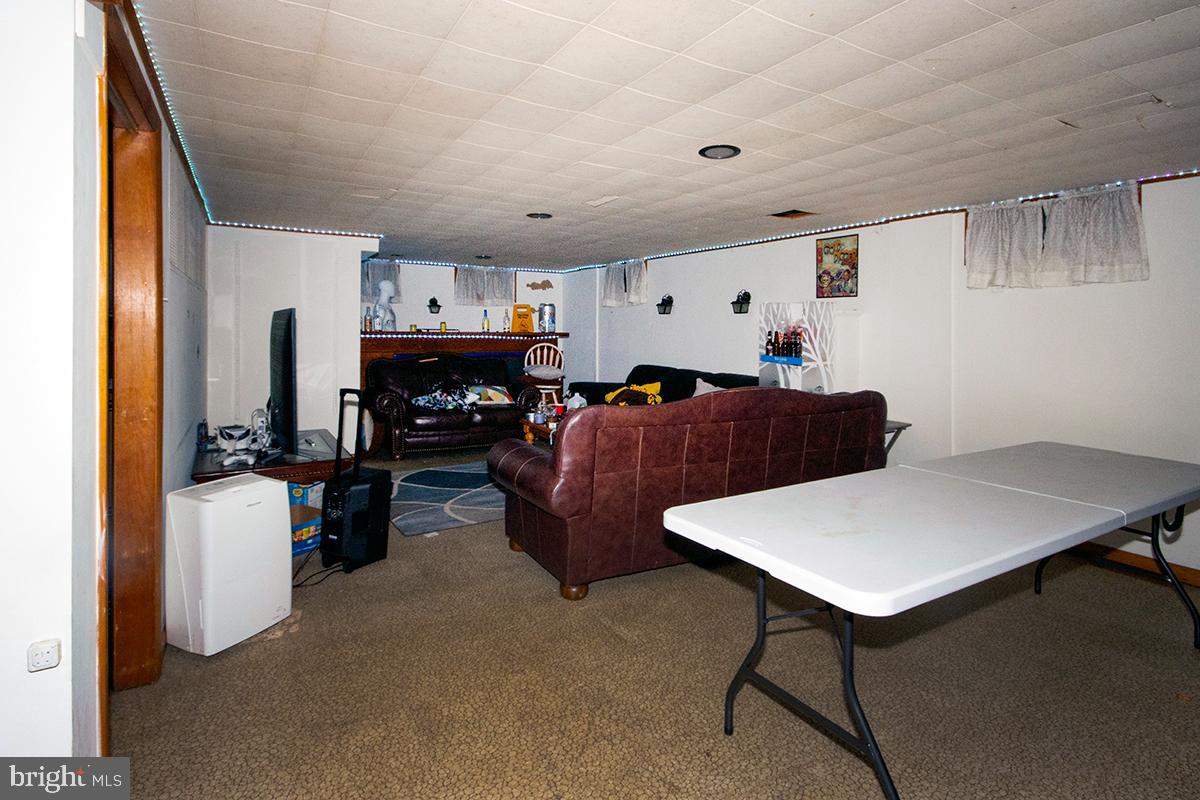 412 Swarthmore Road Glassboro, NJ 08028 - Photo 33 of 50 a living room with furniture