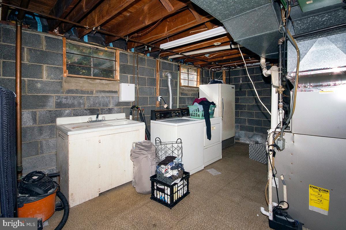 412 Swarthmore Road Glassboro, NJ 08028 - Photo 37 of 50 a utility room with dryer and washer