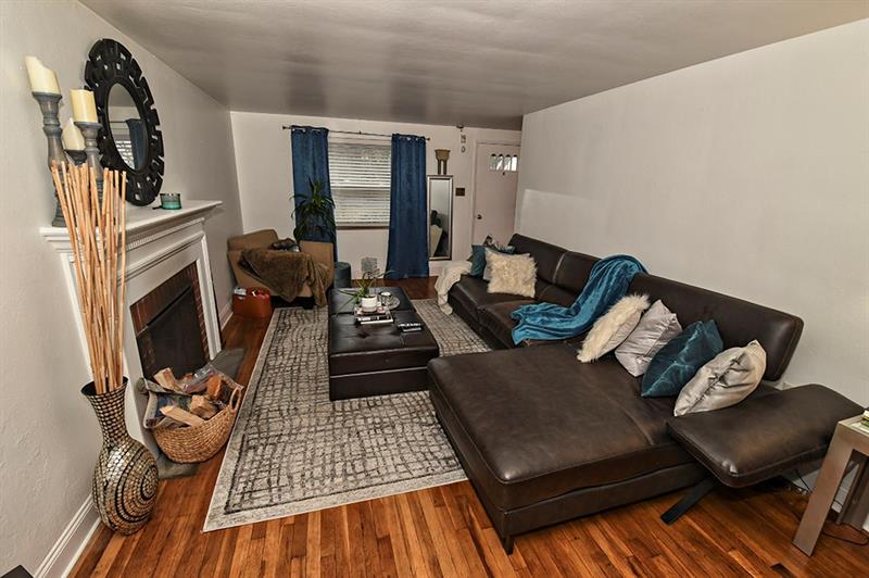 163 Ritzland Road Pittsburgh, PA 15235 - Photo 3 of 19 Gallery Image 3