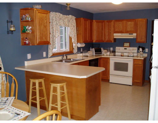 25 Hall Road Dudley, MA 01571 - Photo 3 of 11 Gallery Image 3