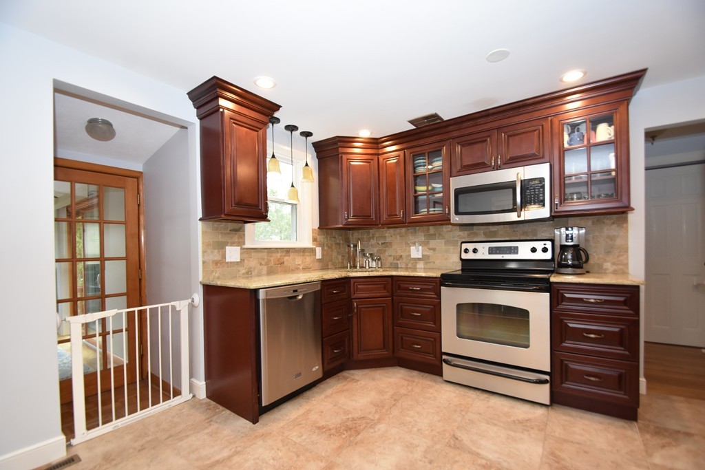 233 Warren Street Watertown, MA 02472 - Photo 3 of 22 Gallery Image 3