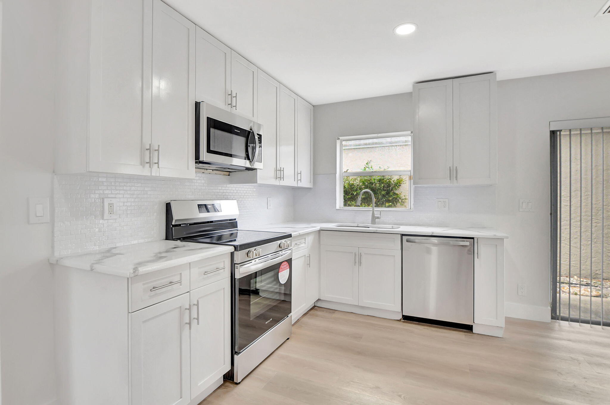 21391 Millbrook Court Boca Raton, FL 33498 - Photo 21 of 47 23-web-or-mls-DSC_1871