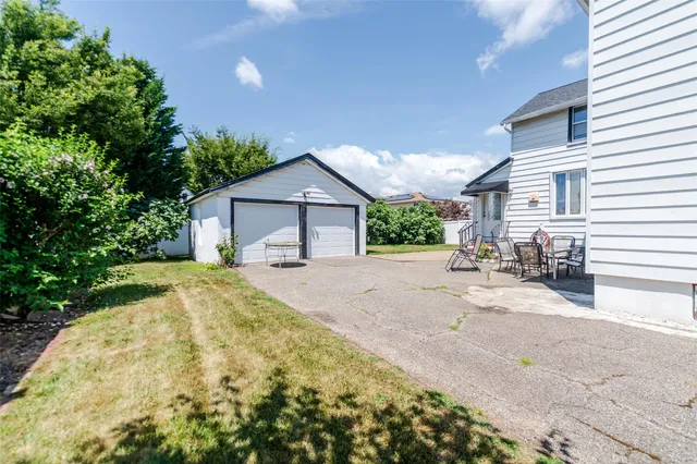 a house with yard and a outdoor space