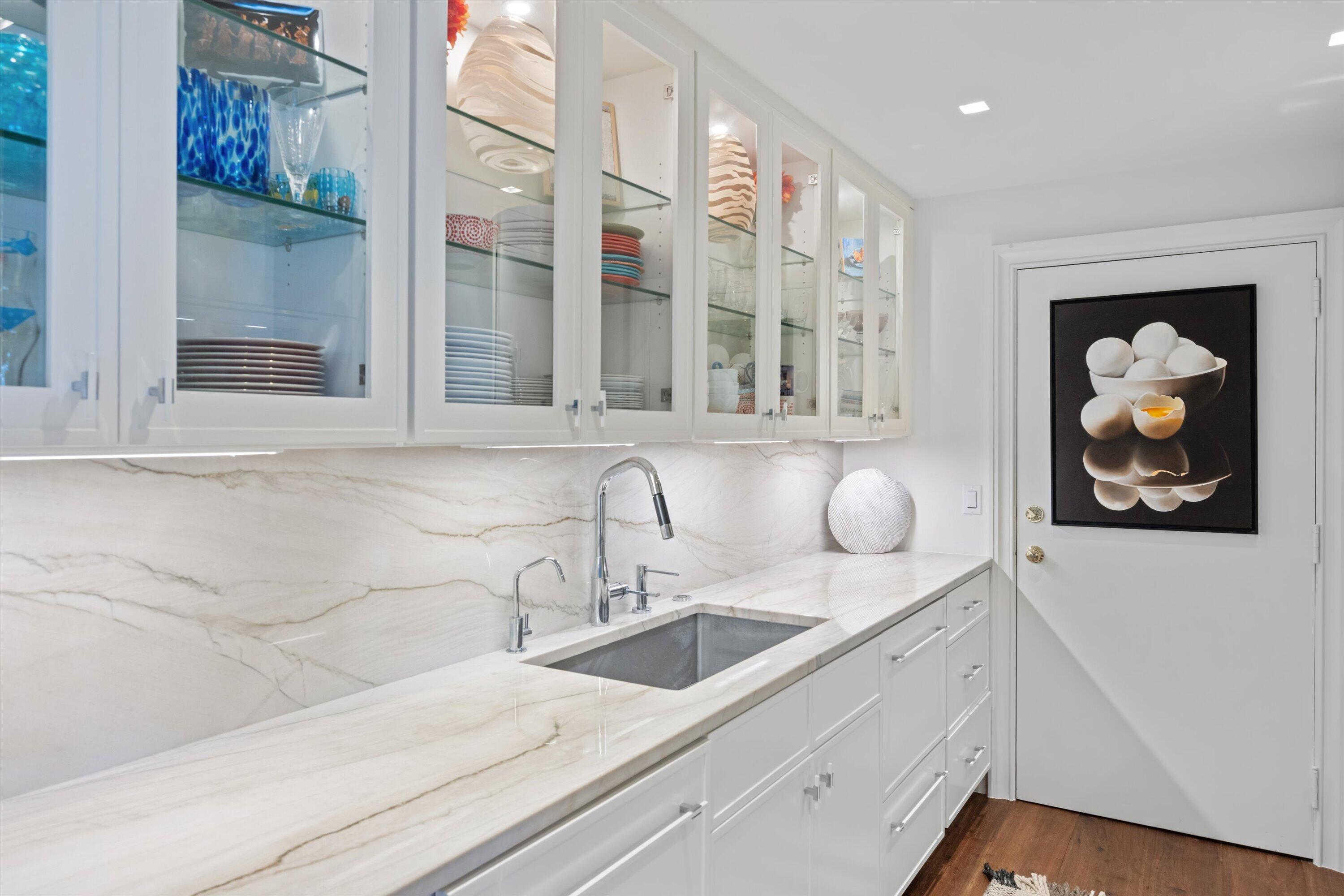 330 Cocoanut Row, Unit 5B Palm Beach, FL 33480 - Photo 10 of 23 19-DSC_4964