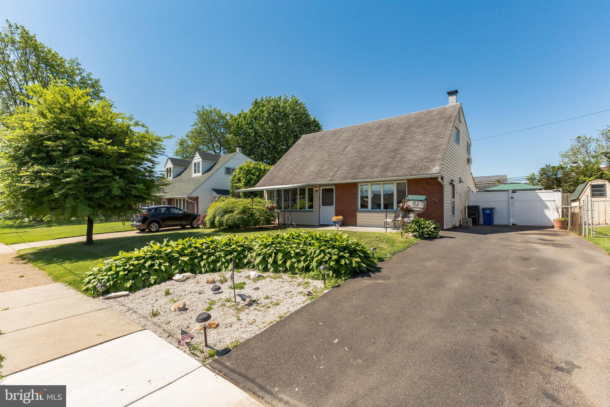 2834 Nature Road Philadelphia, PA 19154 - Photo 3 of 34 Gallery Image 3