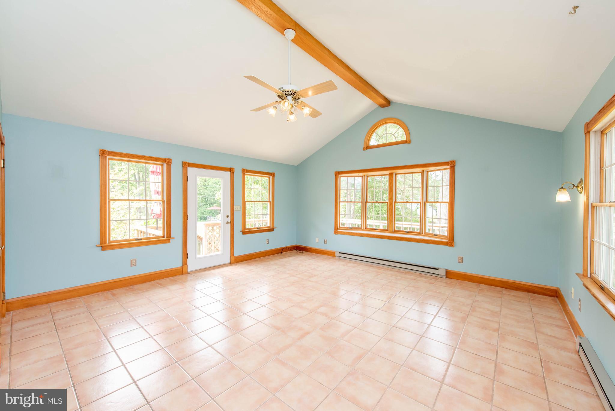 1496 Long Point Road Pasadena, MD 21122 - Photo 20 of 56 Living Room