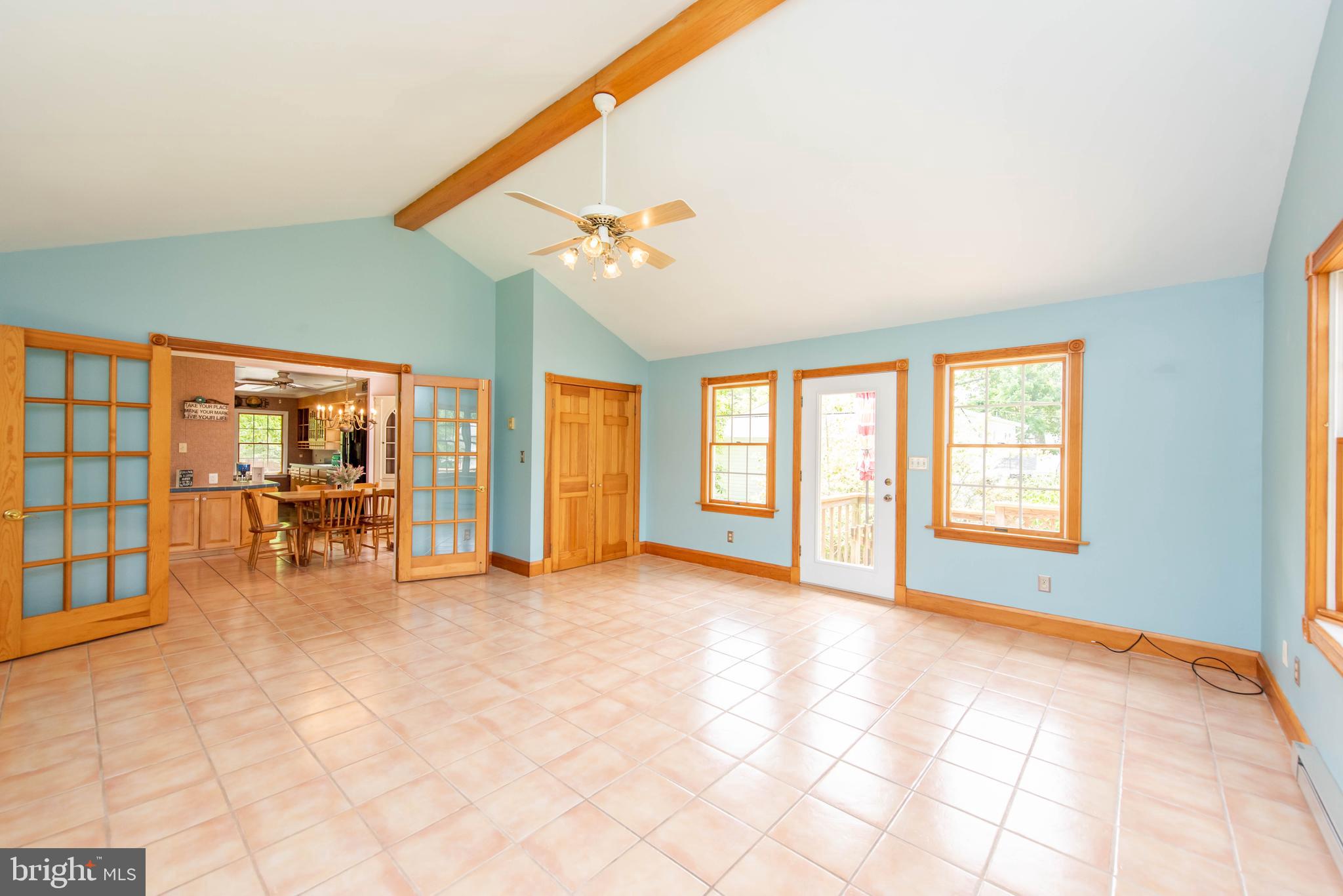 1496 Long Point Road Pasadena, MD 21122 - Photo 24 of 56 Living Room