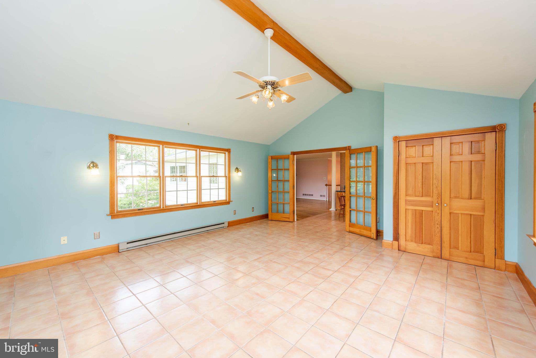 1496 Long Point Road Pasadena, MD 21122 - Photo 25 of 56 Living Room