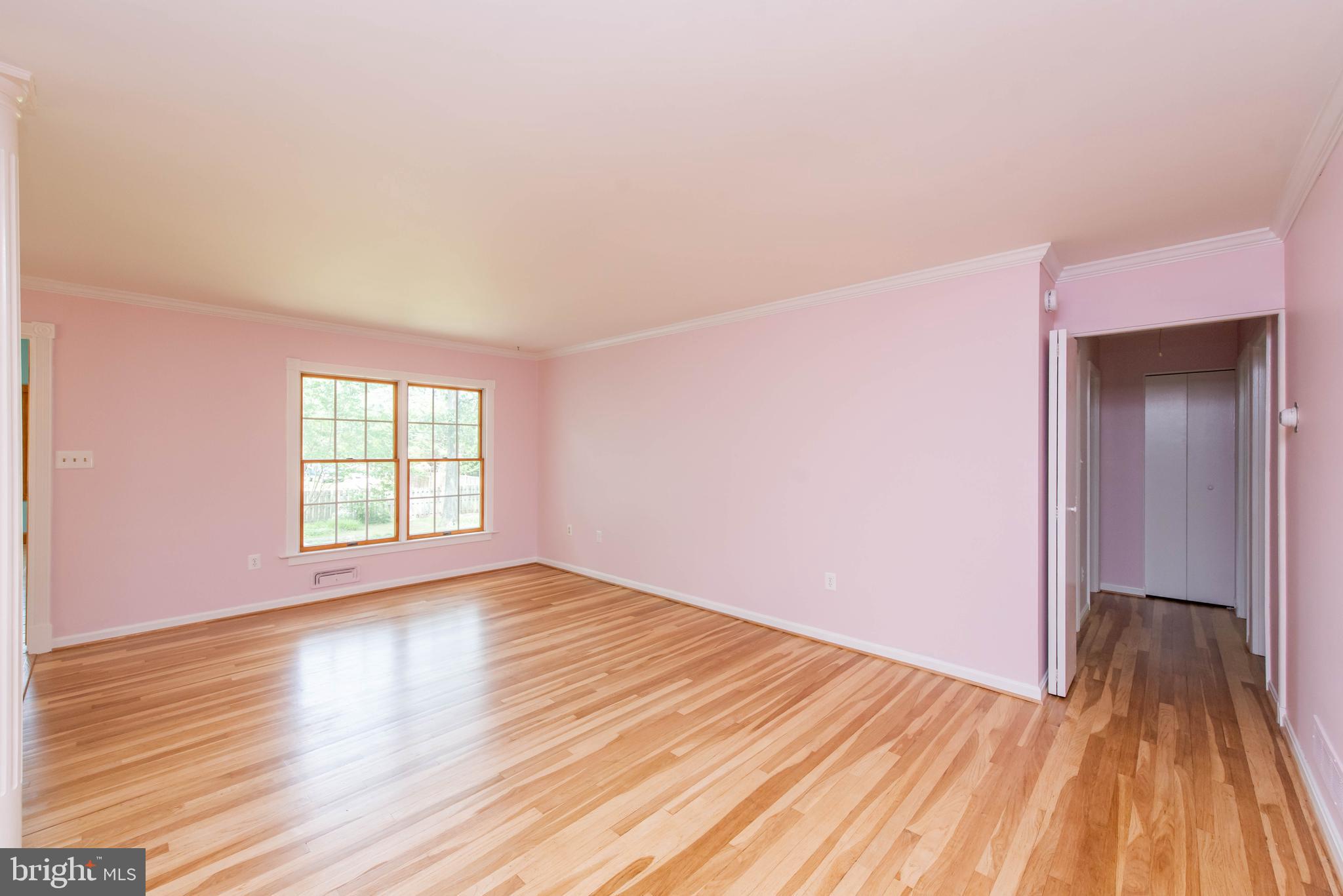 1496 Long Point Road Pasadena, MD 21122 - Photo 5 of 56 Family Room