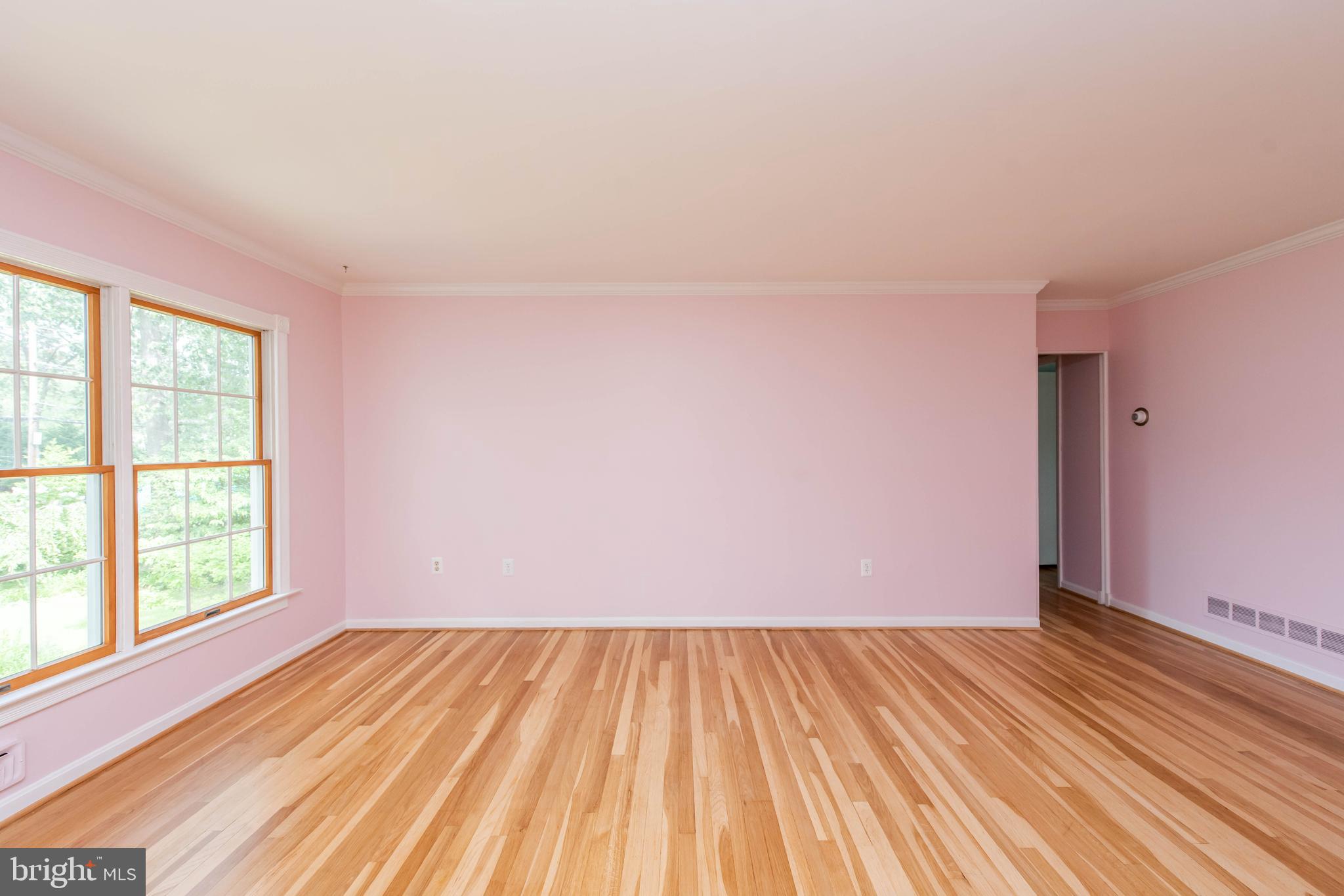 1496 Long Point Road Pasadena, MD 21122 - Photo 10 of 56 Family Room