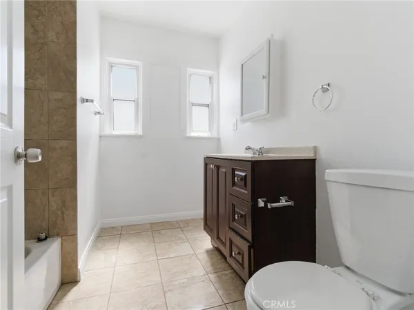 $729,950 | 2042 West 75th Street, Los Angeles, CA 90047