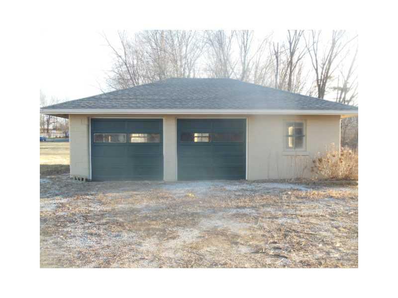 2799 East Degonia Road Boonville, IN 47601 - Photo 2 of 6 Gallery Image 2