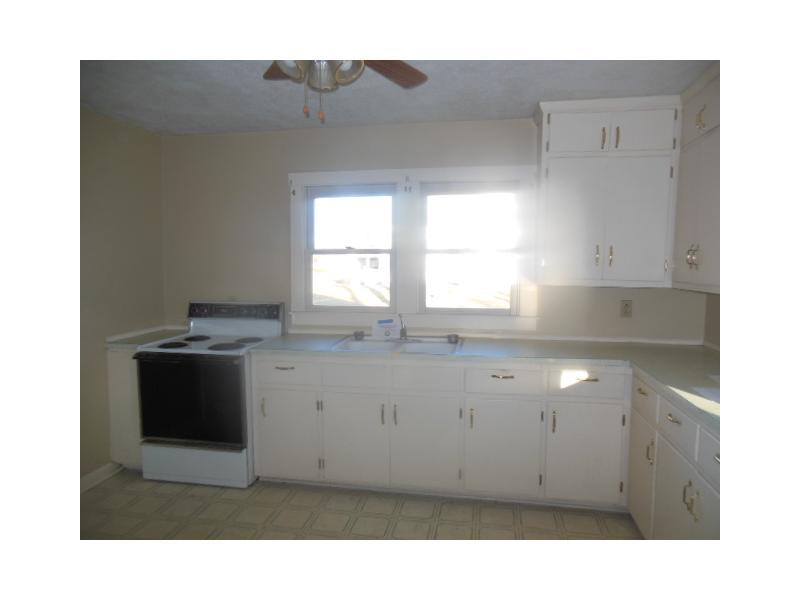 2799 East Degonia Road Boonville, IN 47601 - Photo 4 of 6 Gallery Image 4