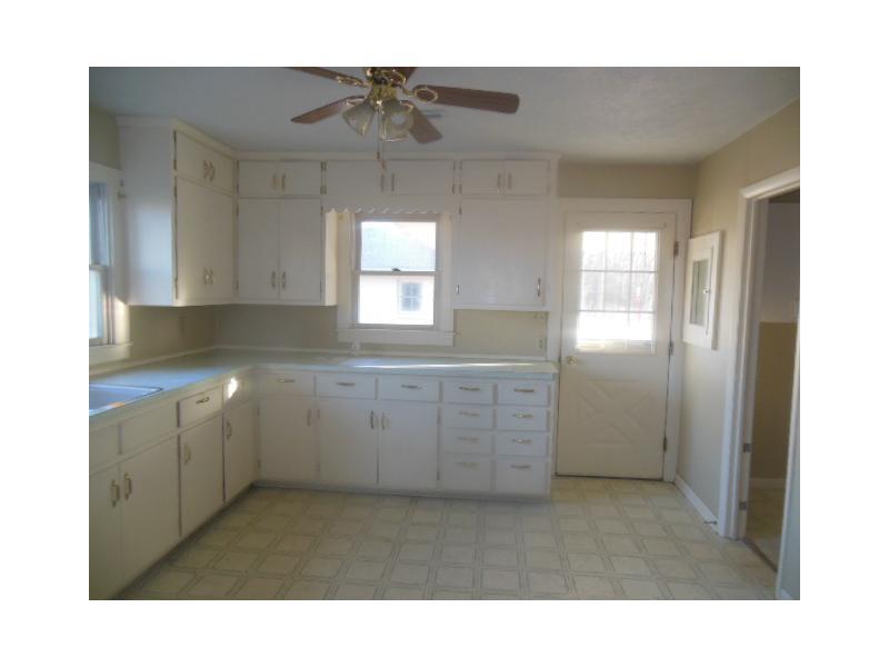 2799 East Degonia Road Boonville, IN 47601 - Photo 5 of 6 Gallery Image 5