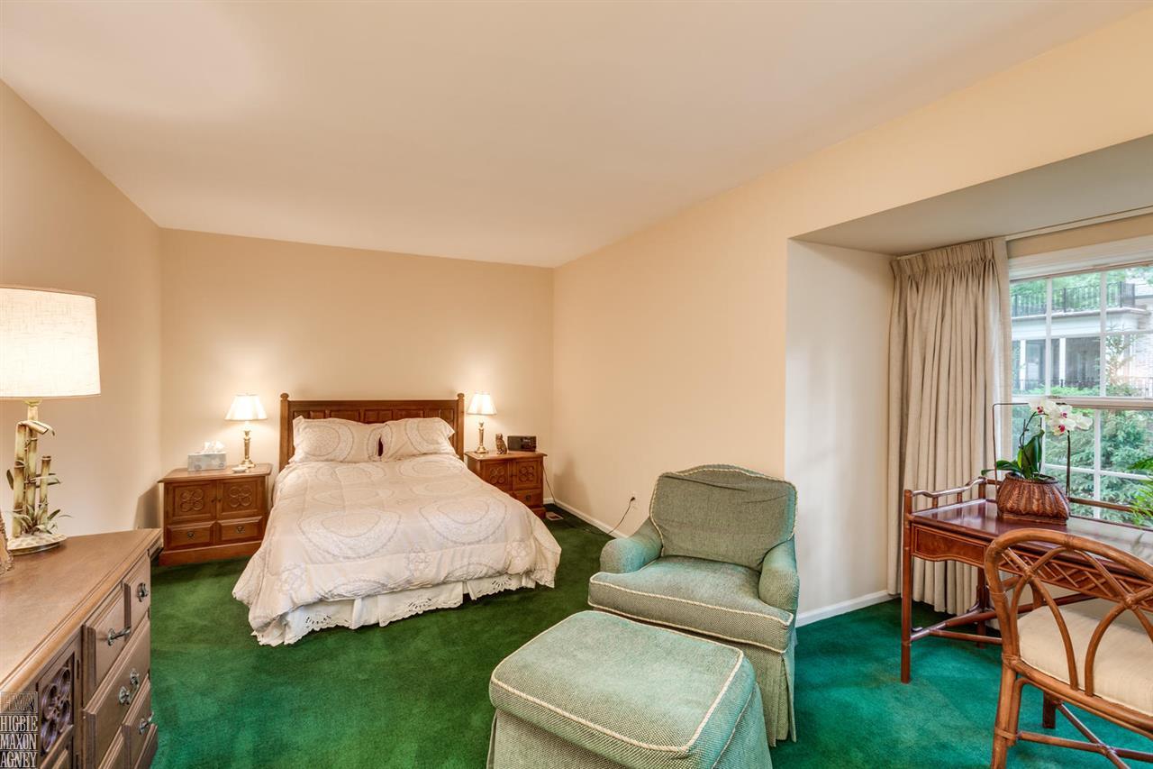 240 Cloverly Road Grosse Pointe, MI 48236 - Photo 30 of 49 31324429-29.JPG