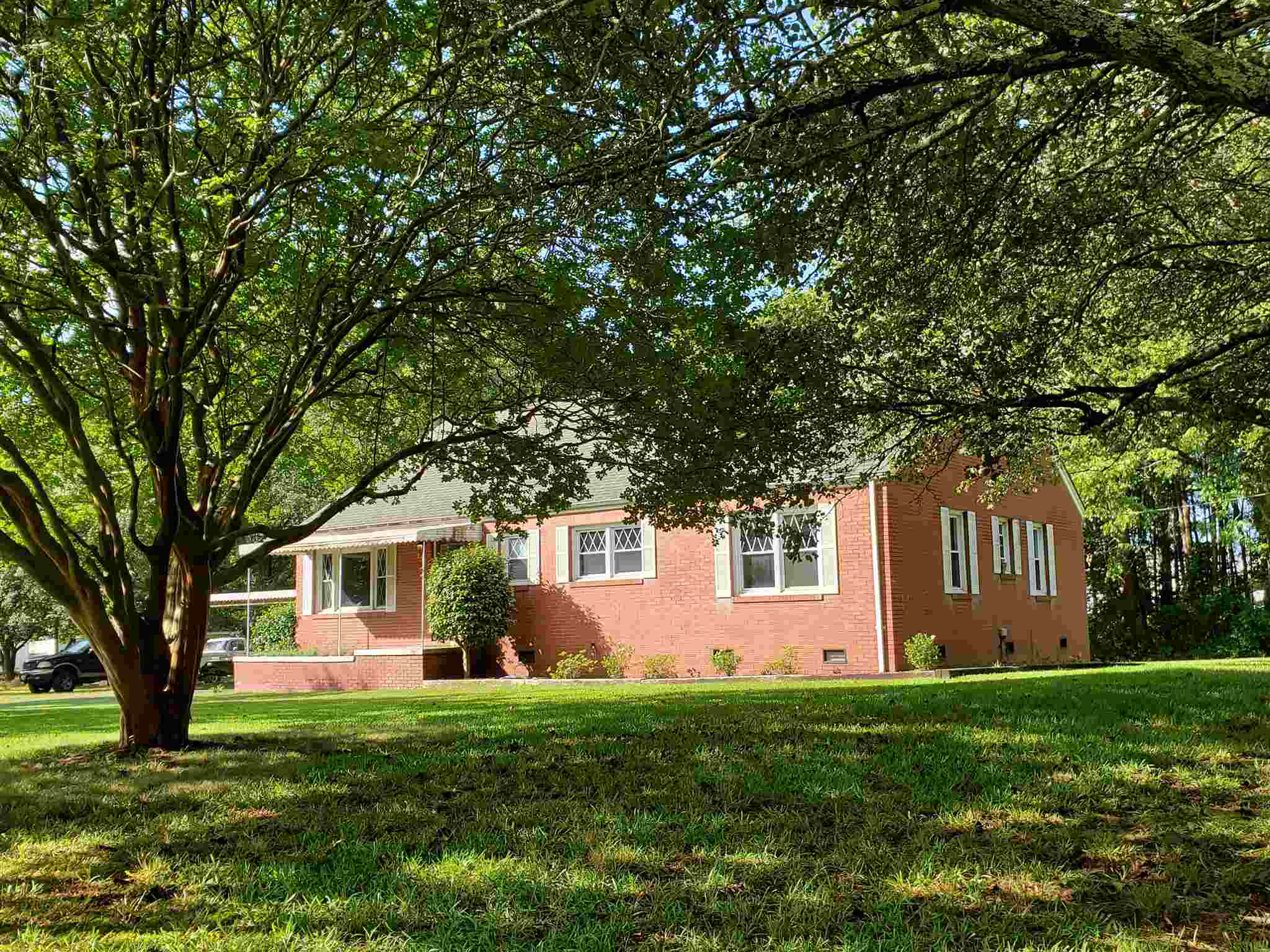230 Burns Road Spartanburg, SC 29307 - Photo 2 of 23 Gallery Image 2