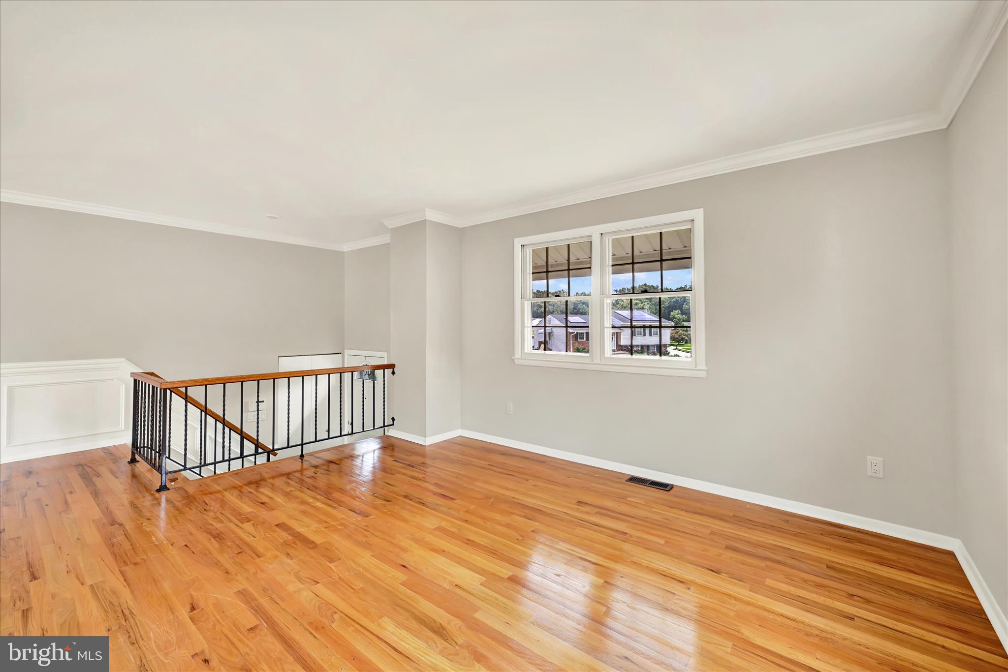 4700 Ebenezer Road Nottingham, MD 21236 - Photo 6 of 39 Upstairs living room