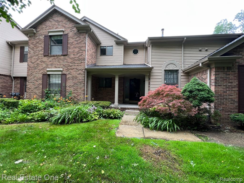 29575 Pine Ridge Circle, Unit 20 Farmington Hills, MI 48331 - Photo 1 of 26