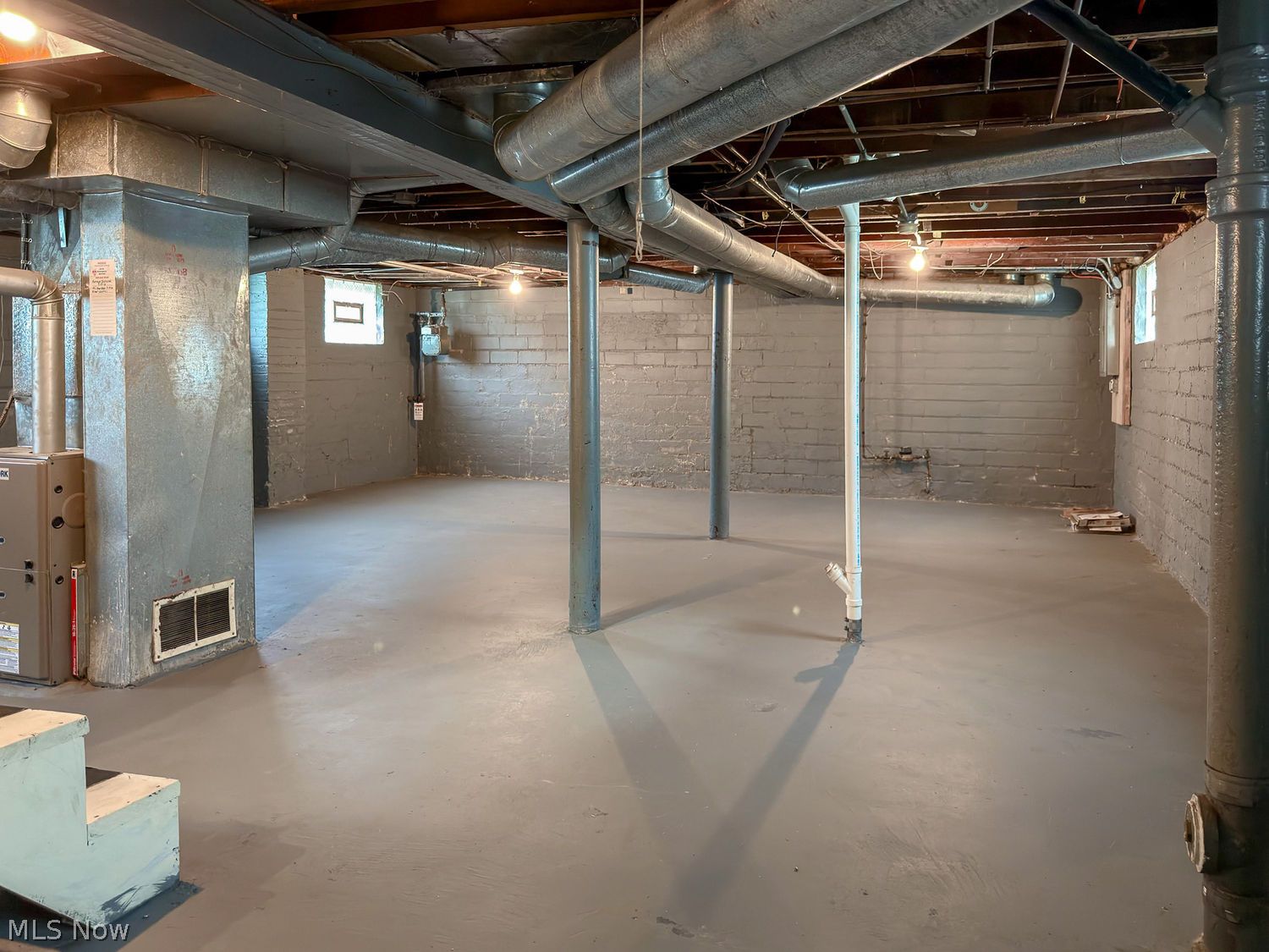 12721 North Road Cleveland, OH 44111 - Photo 22 of 30 Gallery Image 22