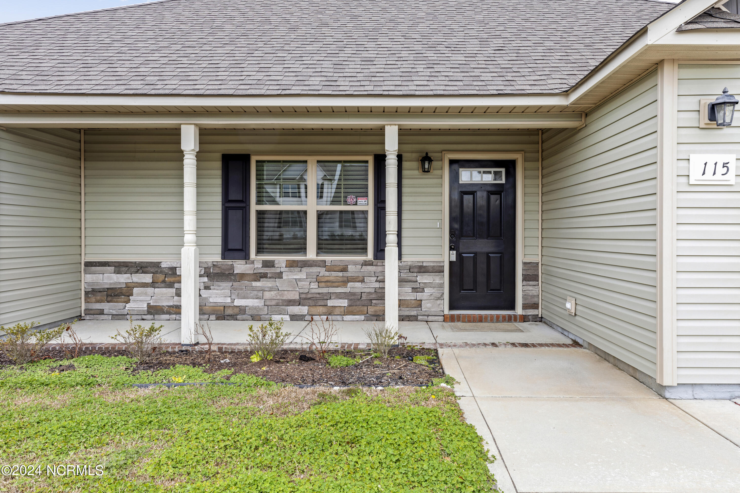 115 Barnhouse Road Jacksonville, NC 28546 - Photo 3 of 19 0W2A6293