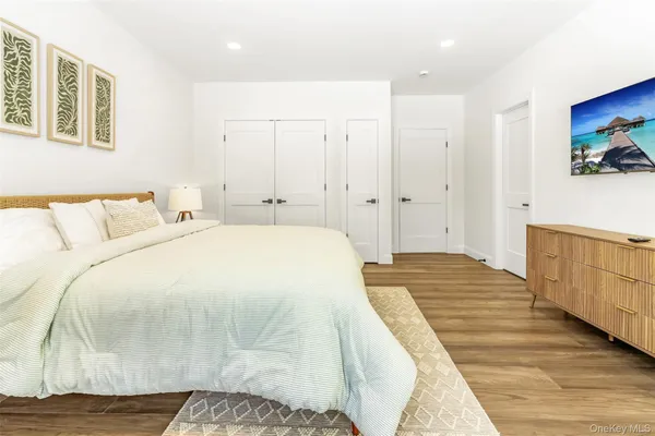 $10,000 | 1745 Stars Road, East Marion, NY 11939