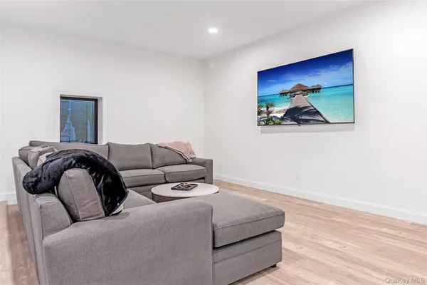 $10,000 | 1745 Stars Road, East Marion, NY 11939