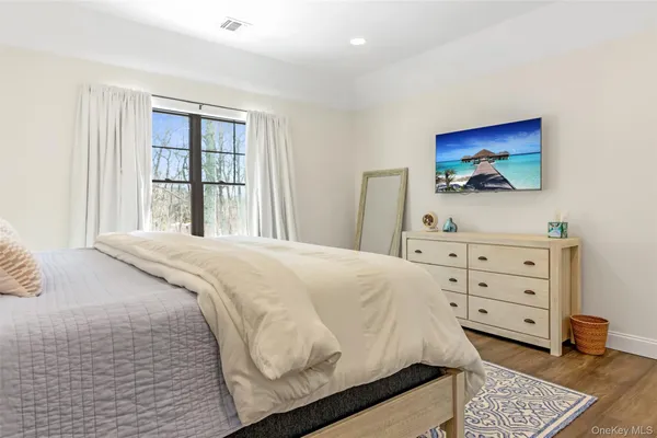 $10,000 | 1745 Stars Road, East Marion, NY 11939