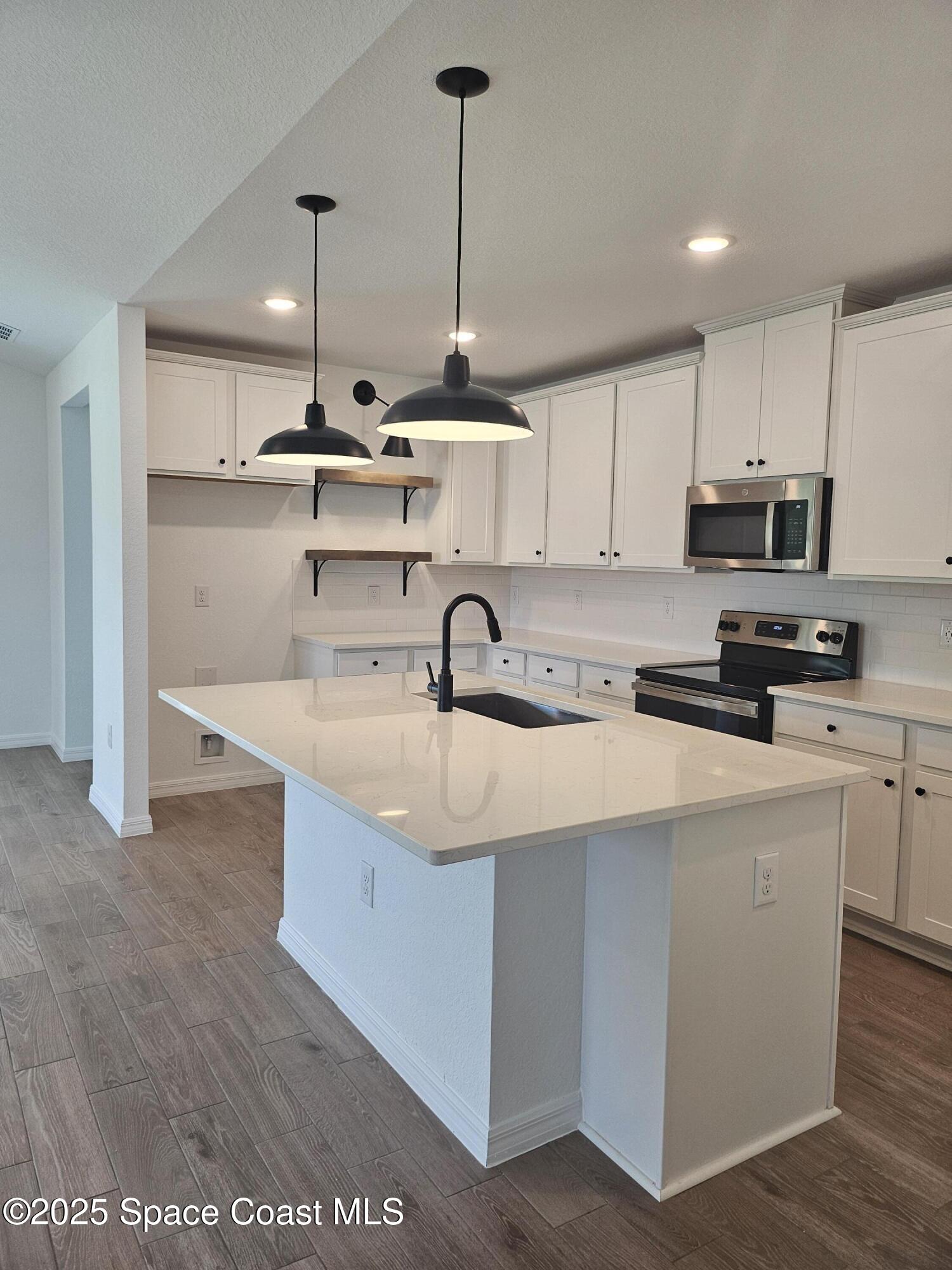 318 Olin Road Palm Bay, FL 32908 - Photo 3 of 17 Kitchen