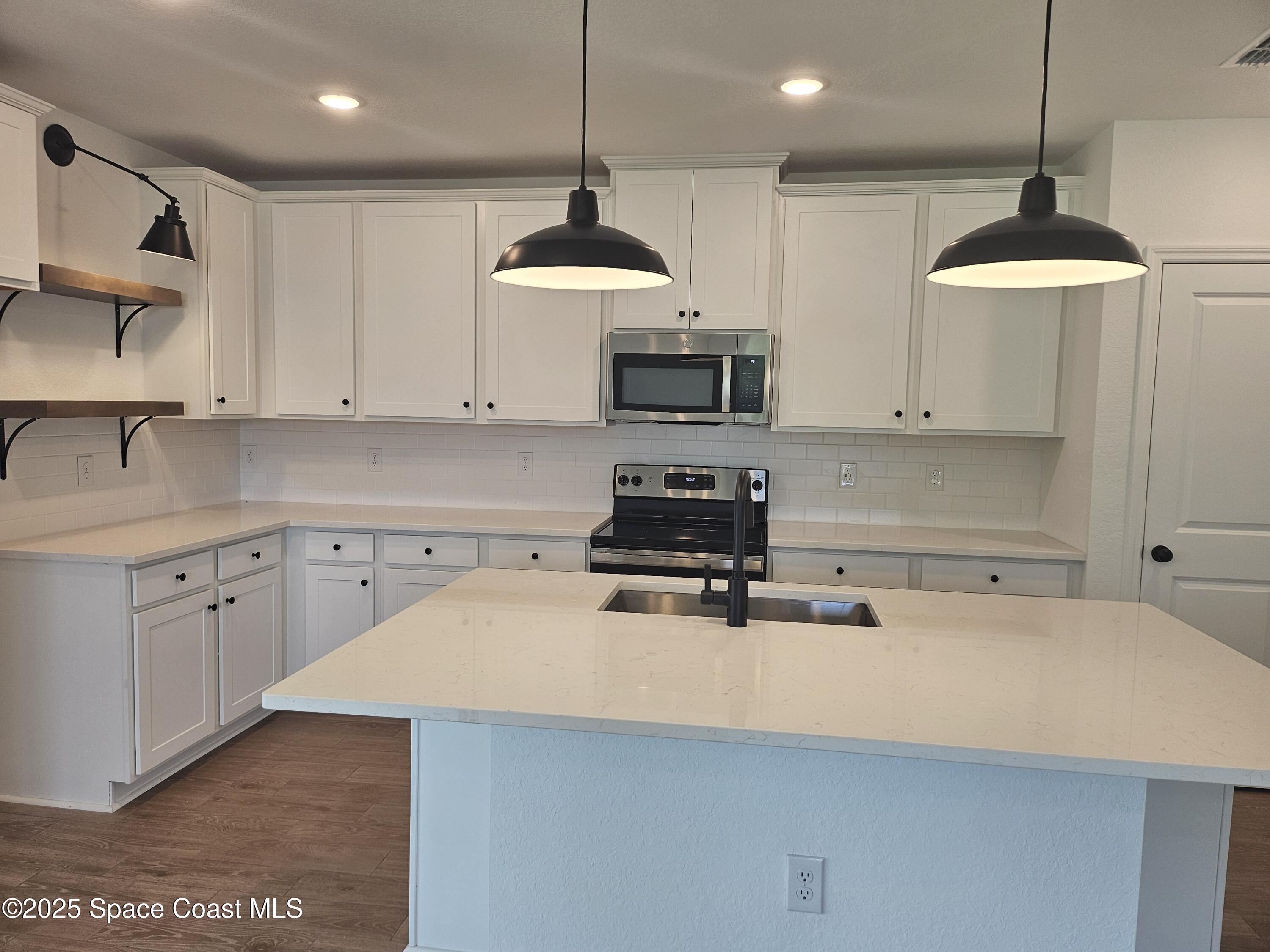 318 Olin Road Palm Bay, FL 32908 - Photo 5 of 17 Kitchen