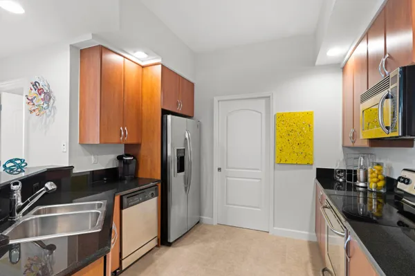 $10,000 | 801 South Olive Avenue, Unit 1417, West Palm Beach, FL 33401