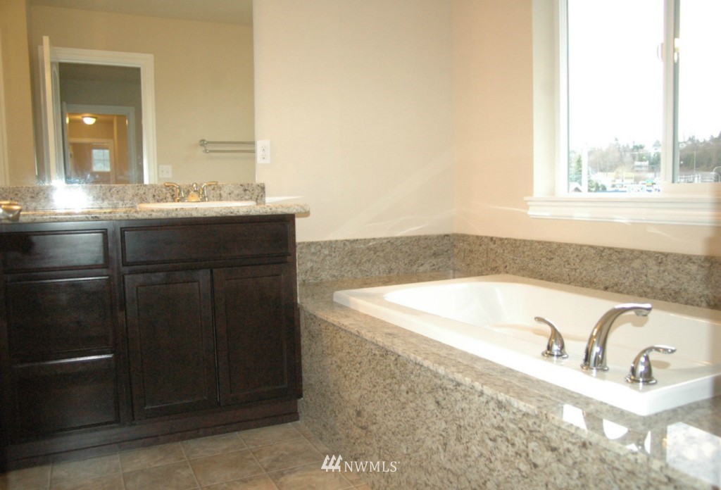 1516 North Brooks Street Renton, WA 98057 - Photo 12 of 15 Gallery Image 12