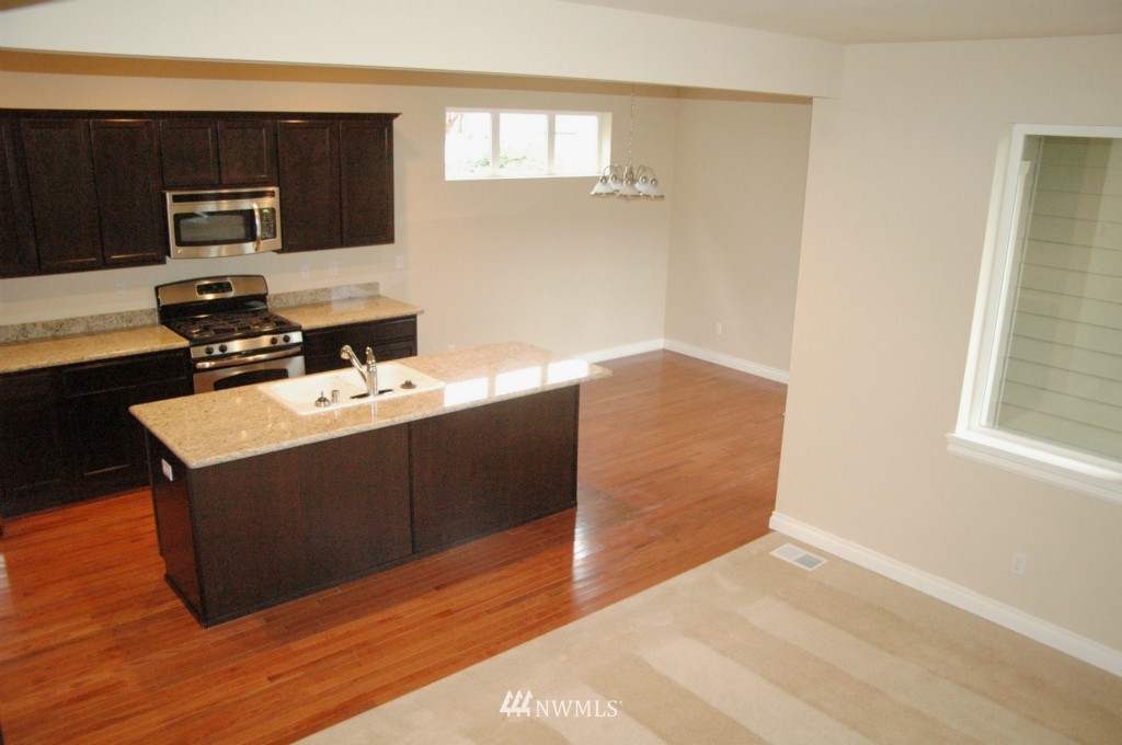 1516 North Brooks Street Renton, WA 98057 - Photo 6 of 15 Gallery Image 6