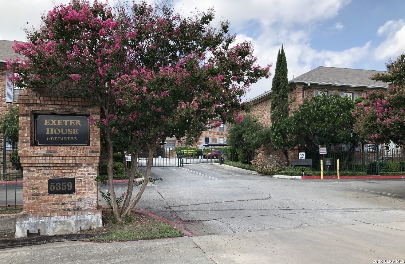 5359 Fredericksburg Road, Unit 302 San Antonio, TX 78229 - Photo 2 of 16