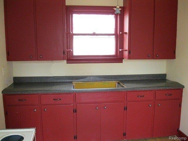 31 Stapleton Street Mount Clemens, MI 48043 - Photo 4 of 23 264-040503 Kitchen (2).JPG